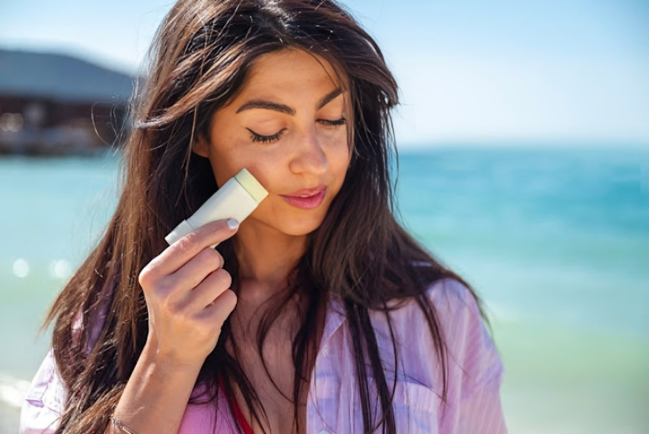 Why Sunscreen Sticks Are a Must-Have for Everyday SPF